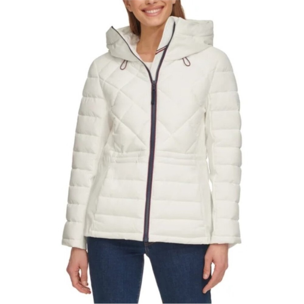 NWOT Tommy Hilfiger Women's White Puffer Jacket